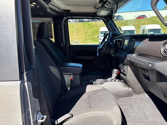Used 2019 Gray Jeep Sport S image 24
