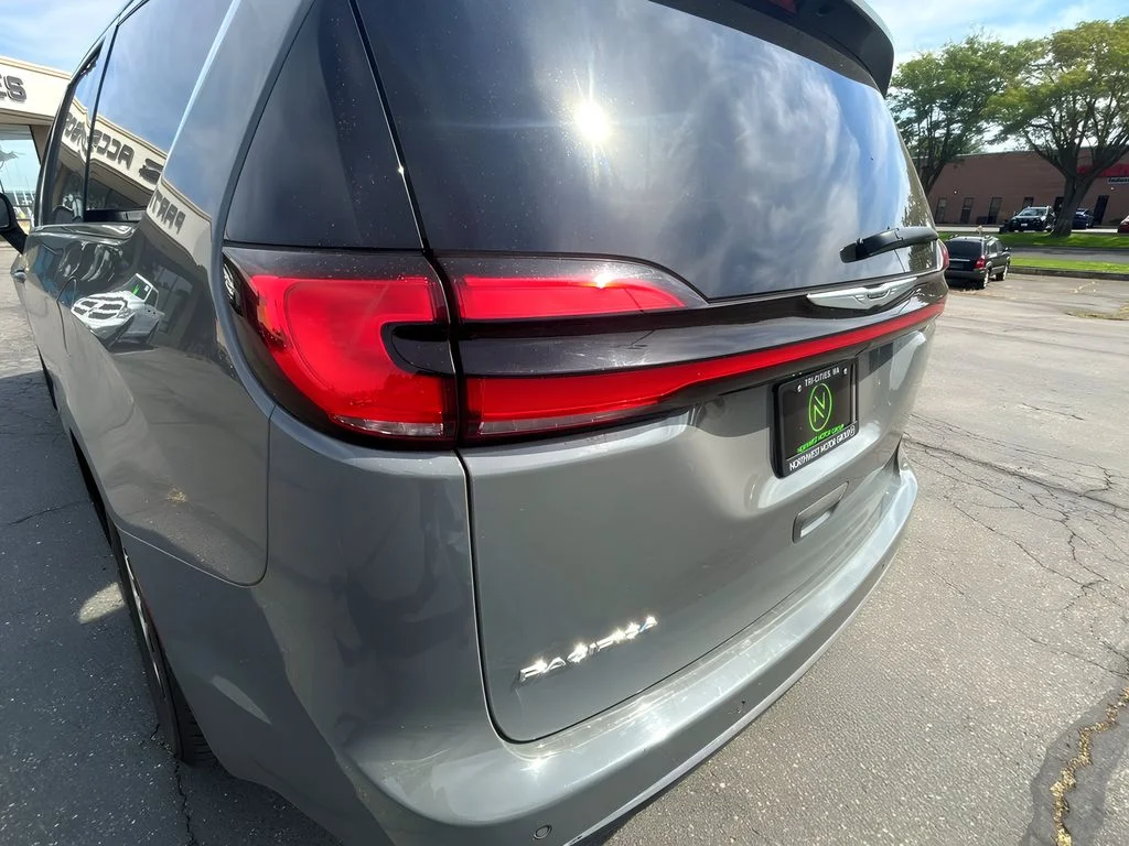 2023 Chrysler Pacifica Touring L - Photo 14