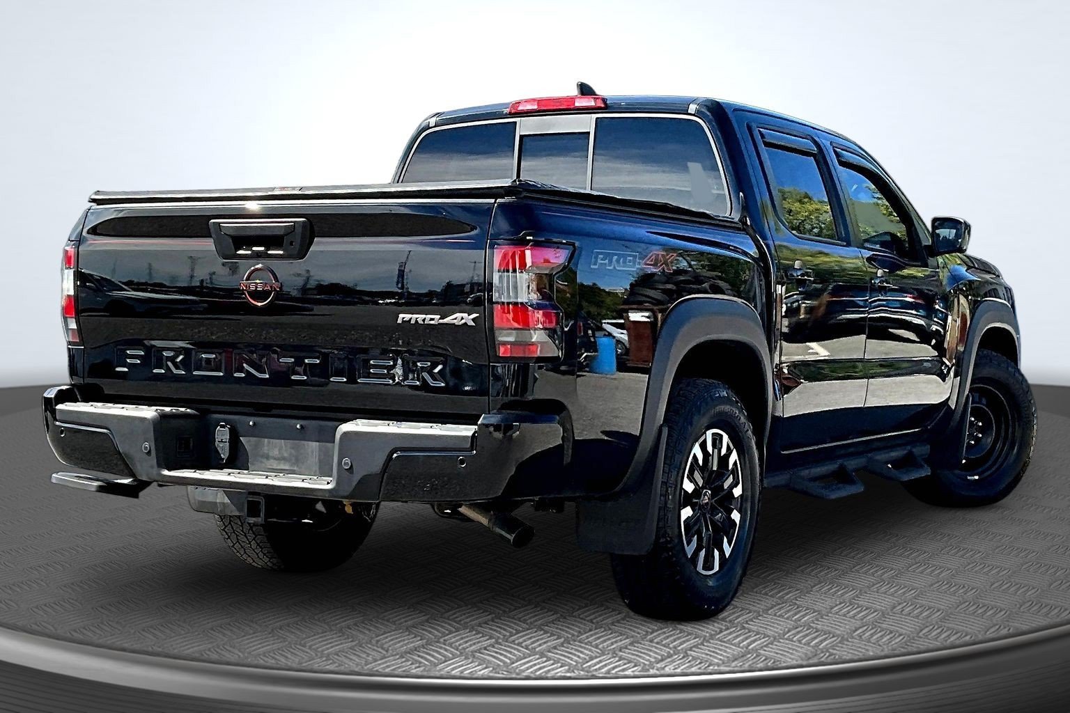 Used 2022 Black Nissan PRO-4X image 5
