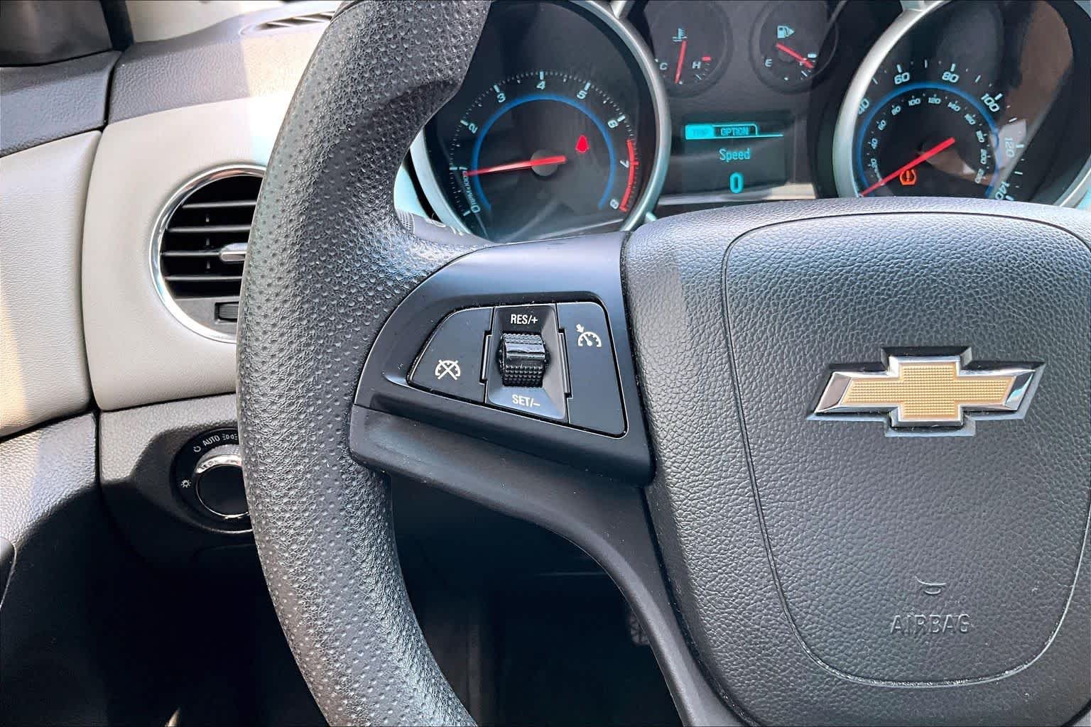 Used 2013 Summit White Chevrolet LS image 23