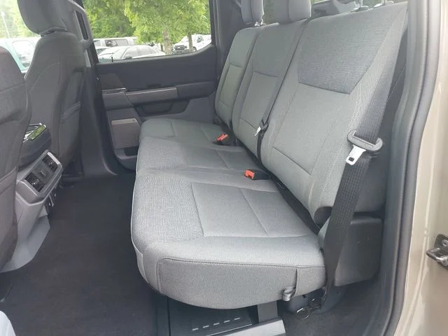 Used 2025 Gray Ford XLT image 15
