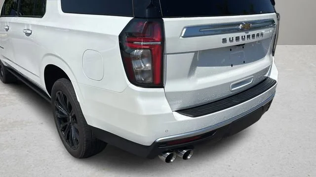 Used 2024 Iridescent Pearl Tricoat Chevrolet High Country image 34