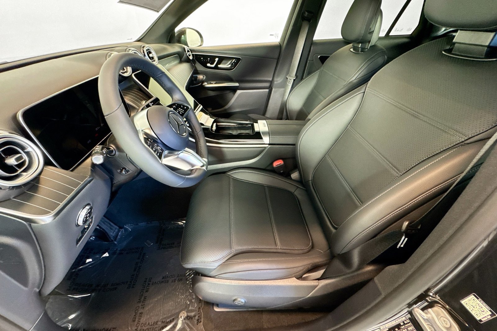 New 2026 Graphite Grey Metallic Mercedes-Benz GLC 300 image 18
