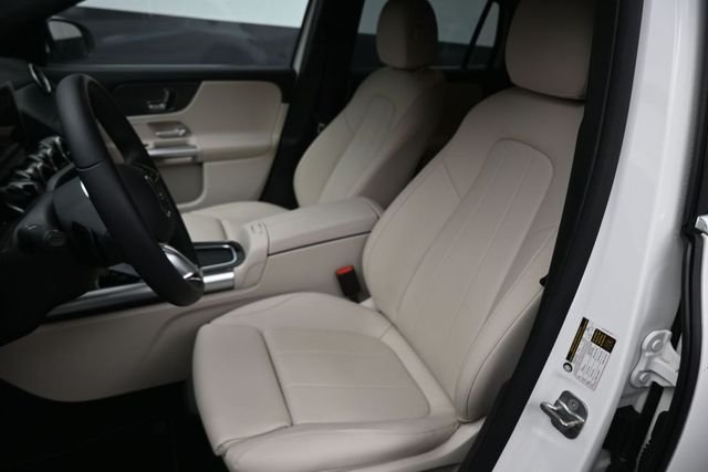 Used 2025 White Mercedes-Benz GLA 250 image 33