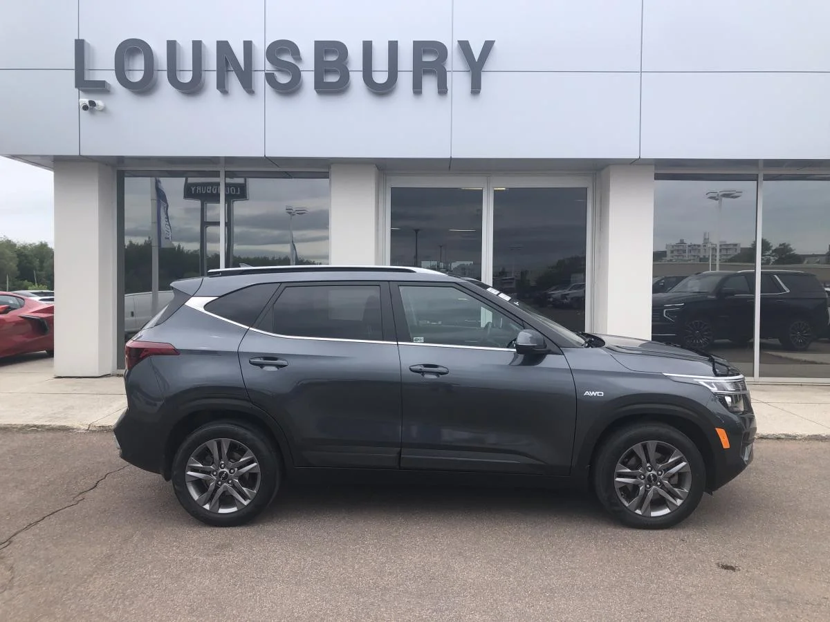 Used 2022 Grey Kia EX AWD image 2