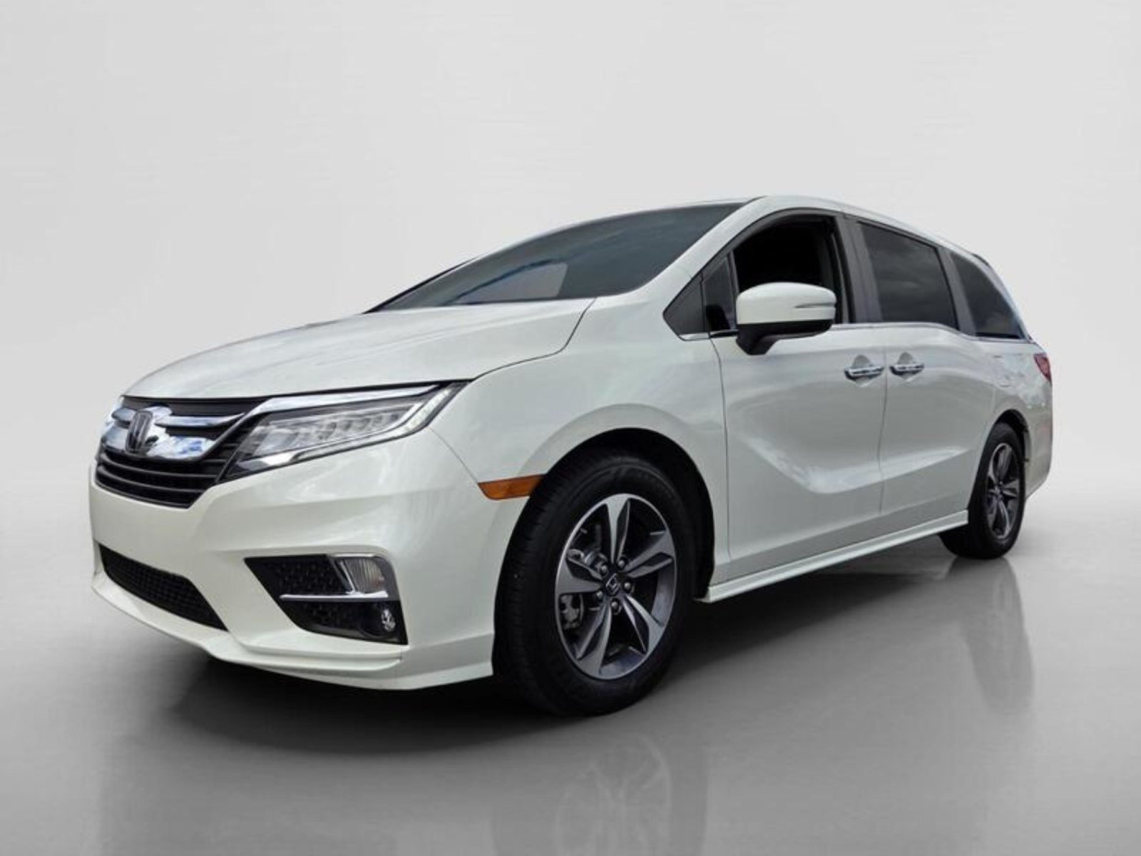 Used 2018 PEARL WHITE Honda Touring image 8