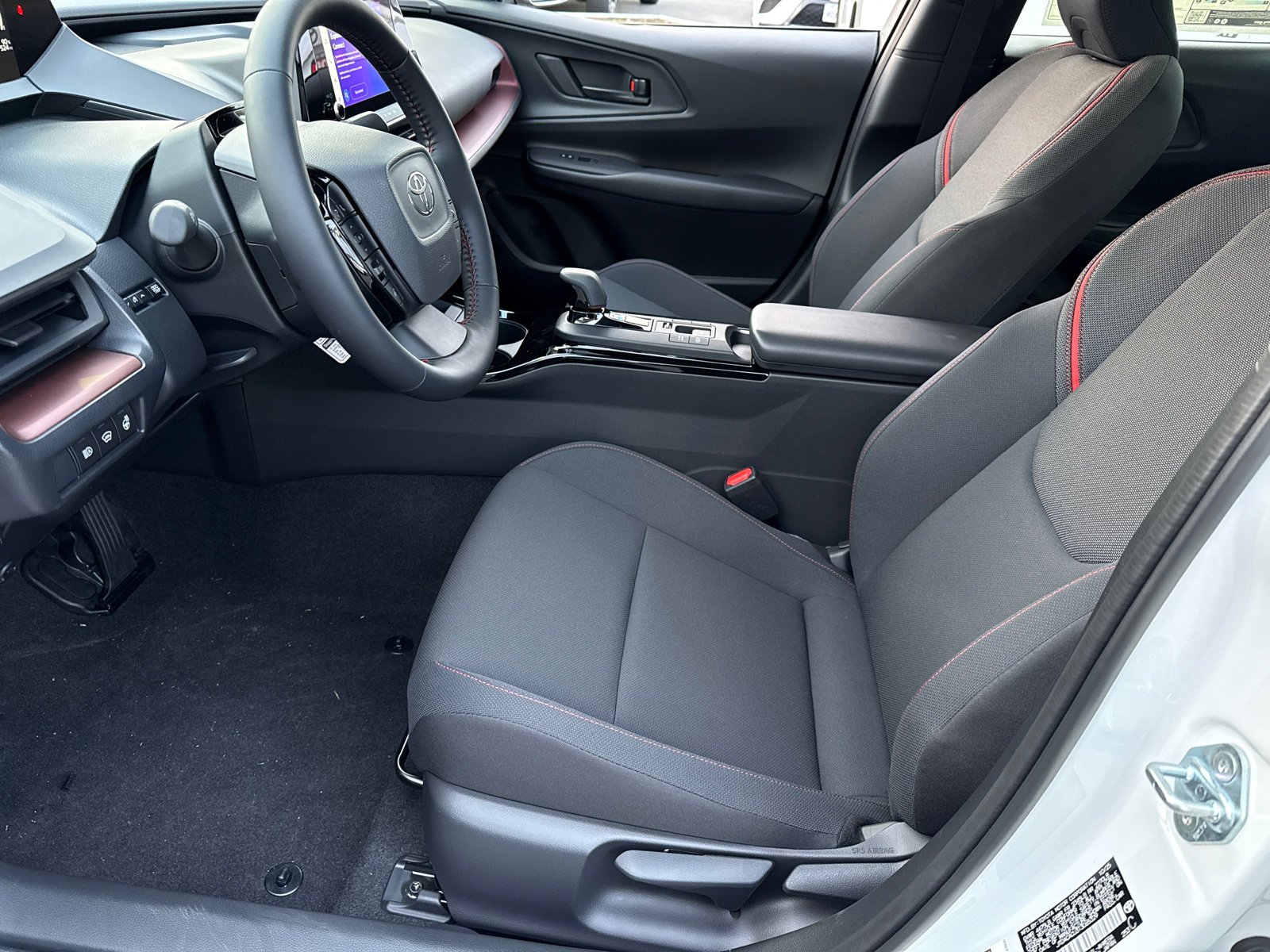 New 2026 Wind Chill Pearl <sup>1</sup> Toyota  SE image 24