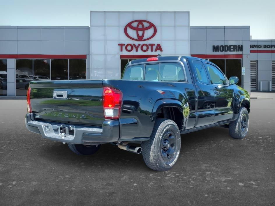 Used 2018 Midnight Black Metallic Toyota SR image 6