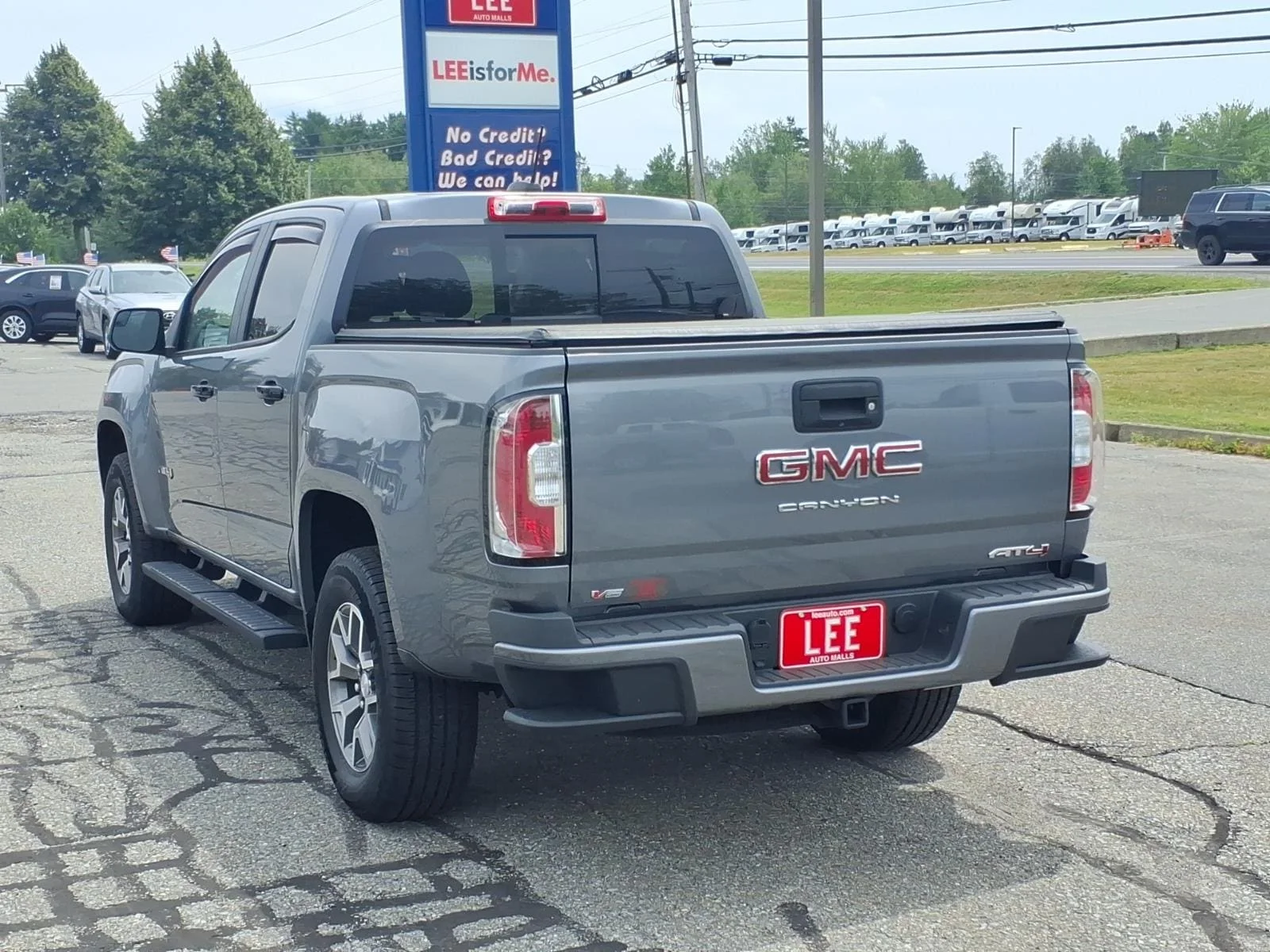 Used 2021 Steel Metallic GMC AT4 w/Cloth image 7
