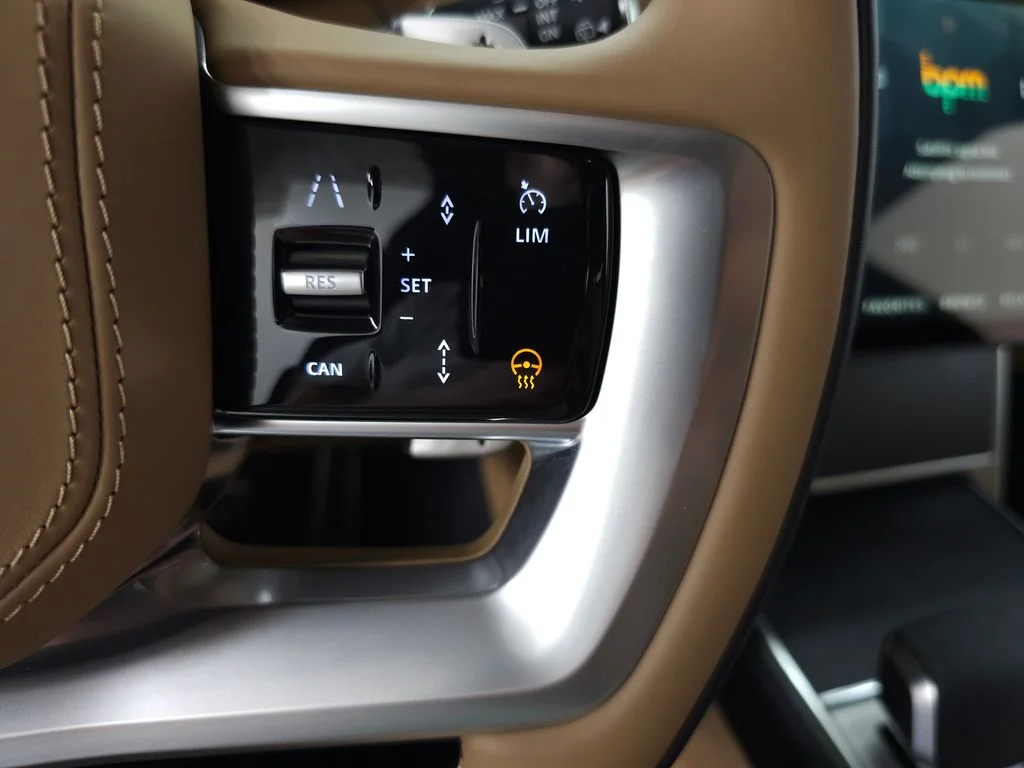 New 2026 Carpathian Grey Land Rover SE image 19