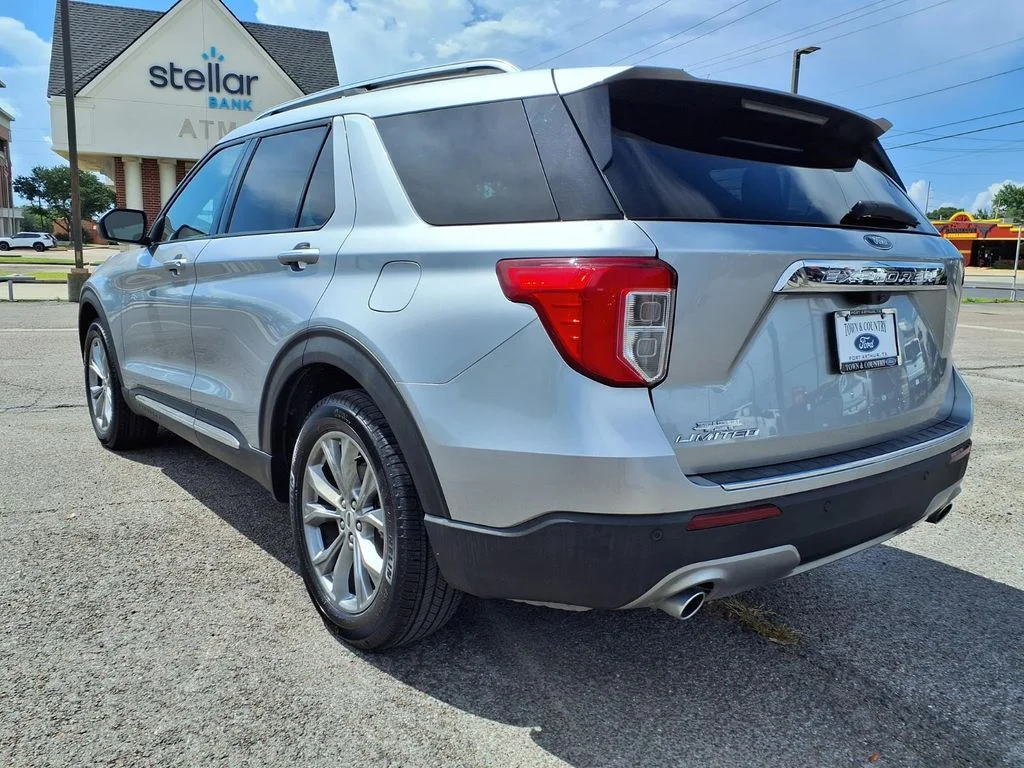 Used 2024 Silver Ford Limited image 2