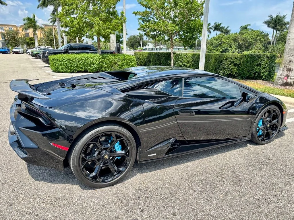 Used 2024 Nero Noctis Metallic Lamborghini  image 6