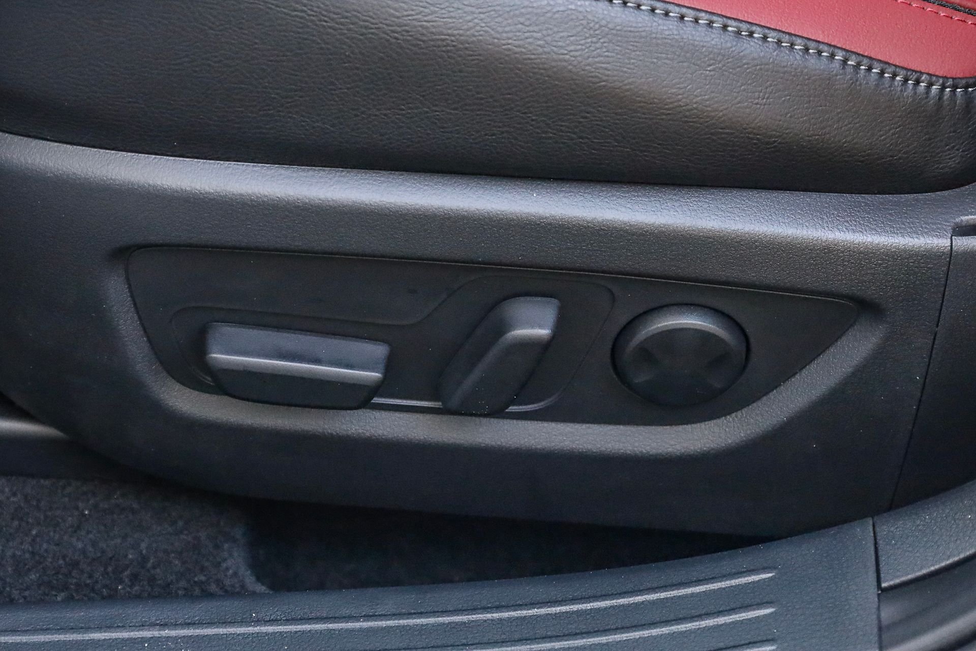 New 2026 Wind Chill Pearl Mazda Premium AWD image 7