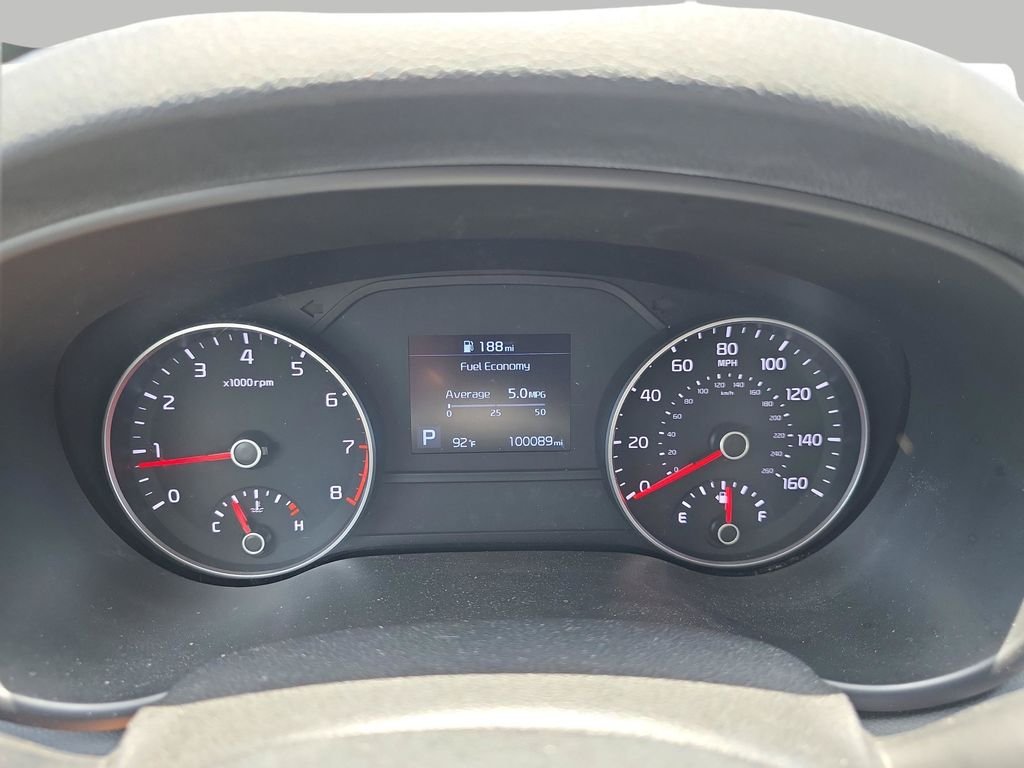 Used 2022 Sparkling Silver Kia LX image 34
