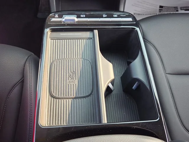 Used 2025 Gray Hyundai SEL Convenience image 18