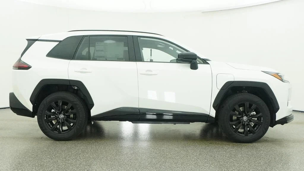 New 2026 Ice Cap Toyota SE image 13