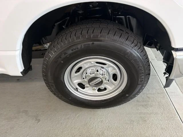 New 2027 Oxford White Ford F-250® XL image 23
