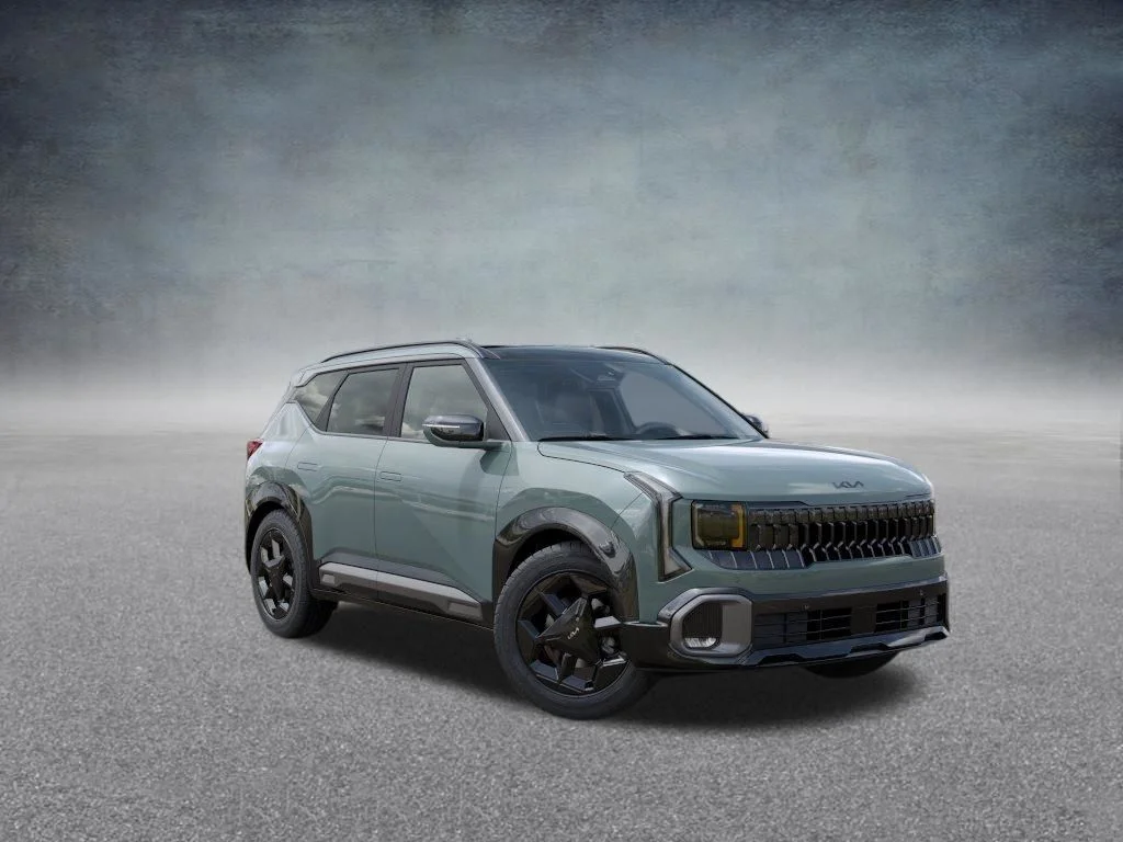 New 2027 Iceberg Green Kia X-Line S image 8
