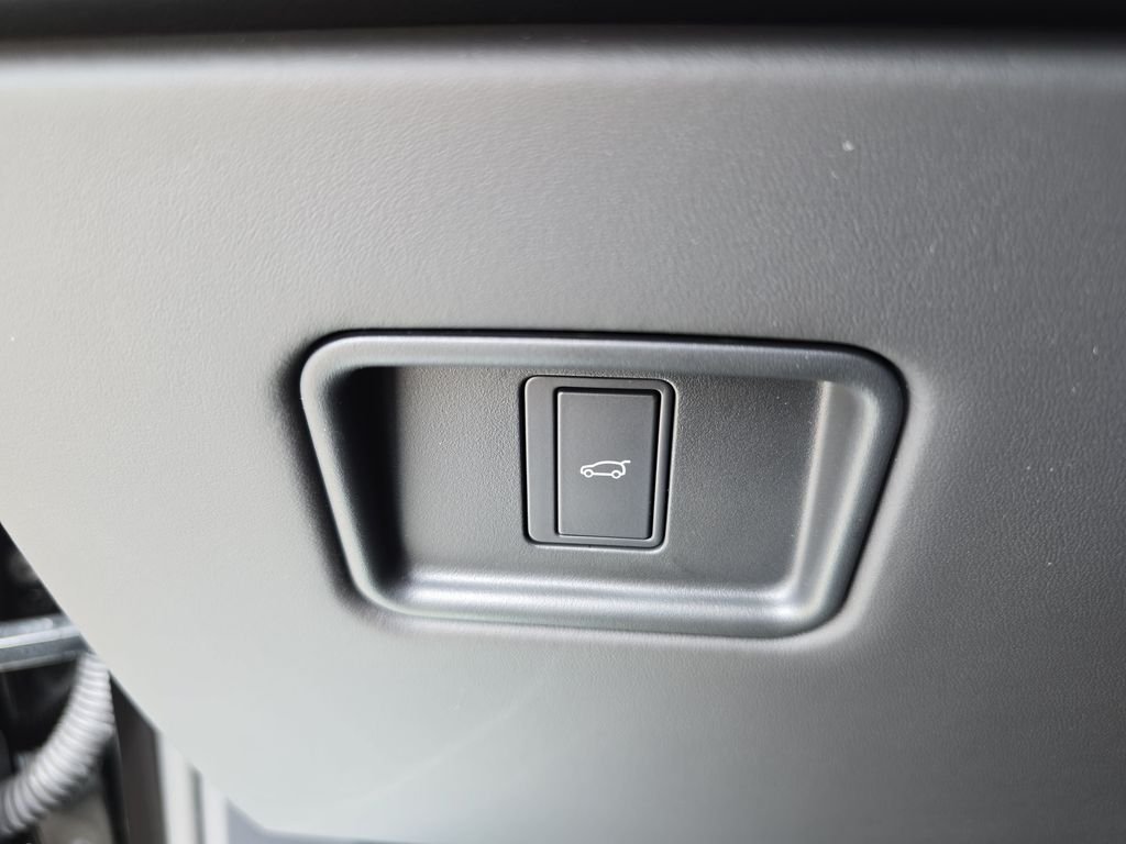 New 2026 Obsidian Black in Gloss Finish Land Rover Autobiography image 28