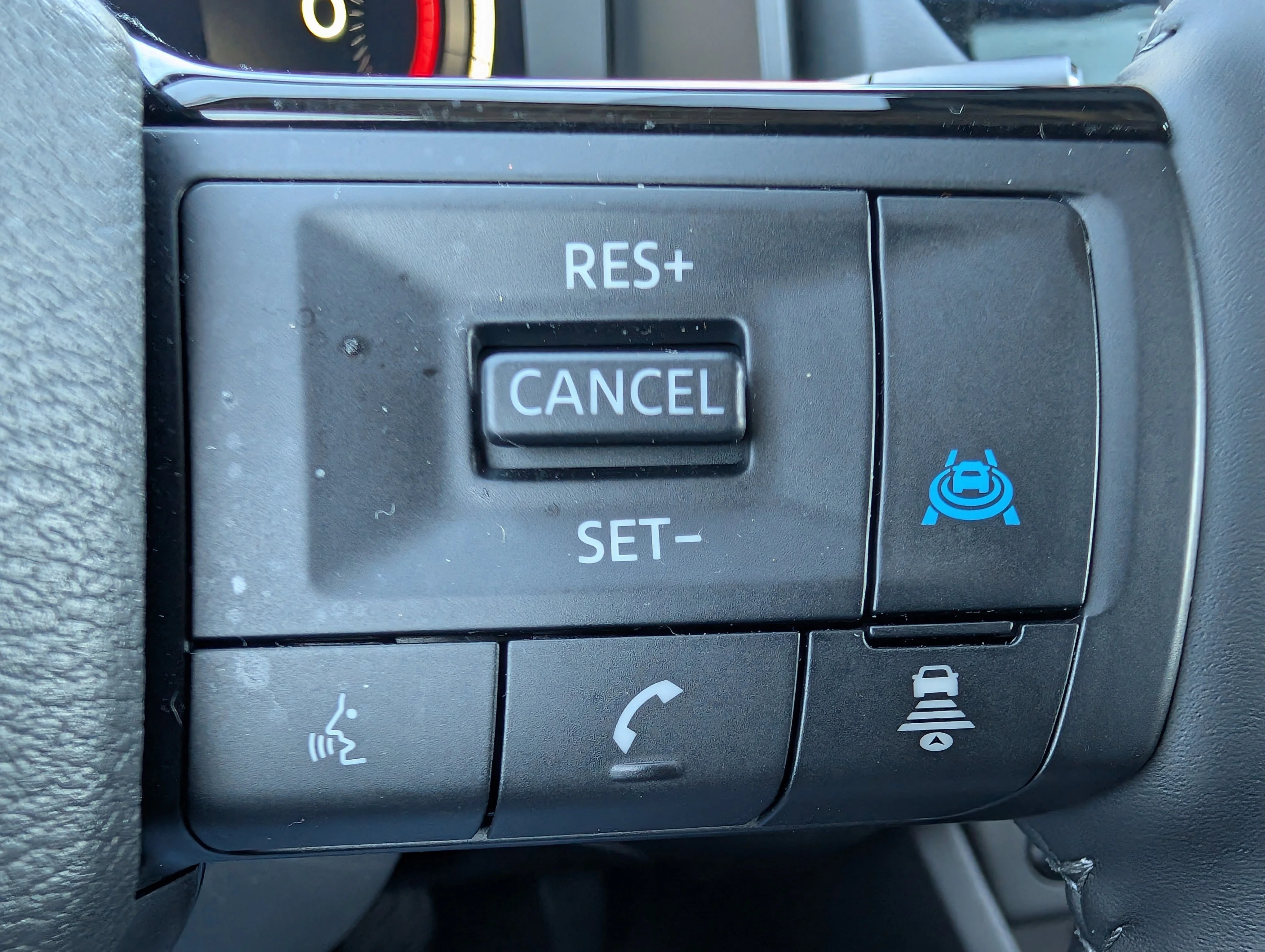 2025 Nissan Rogue SL - Photo 25