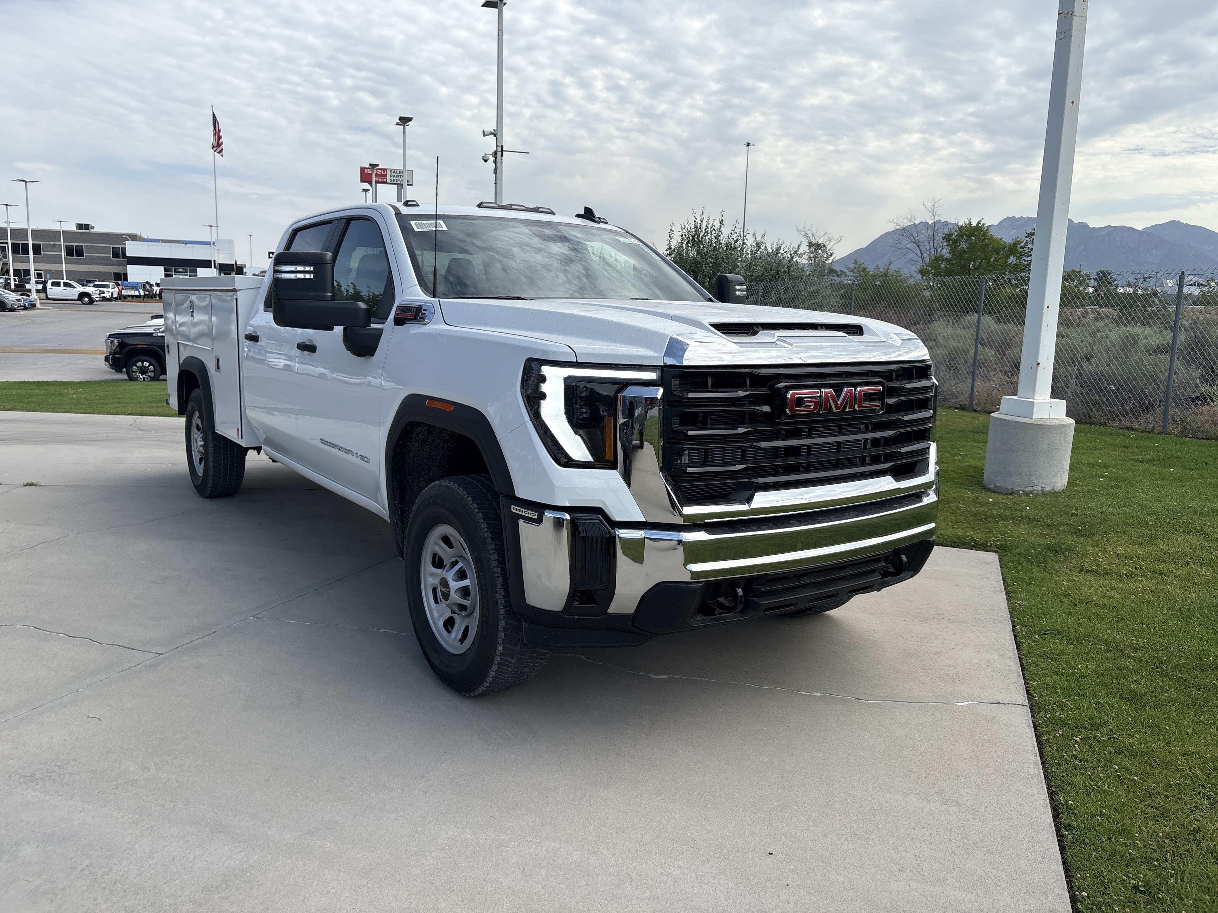 2026 GMC Sierra 3500HD Pro - Photo 9