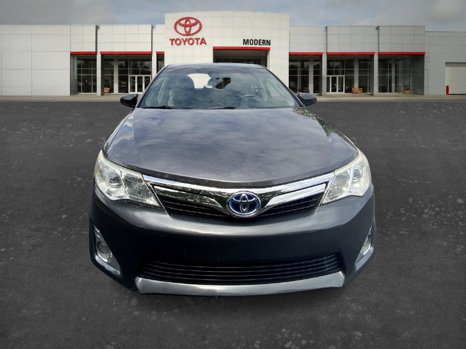 Used 2014 Magnetic Gray Metallic Toyota XLE image 2