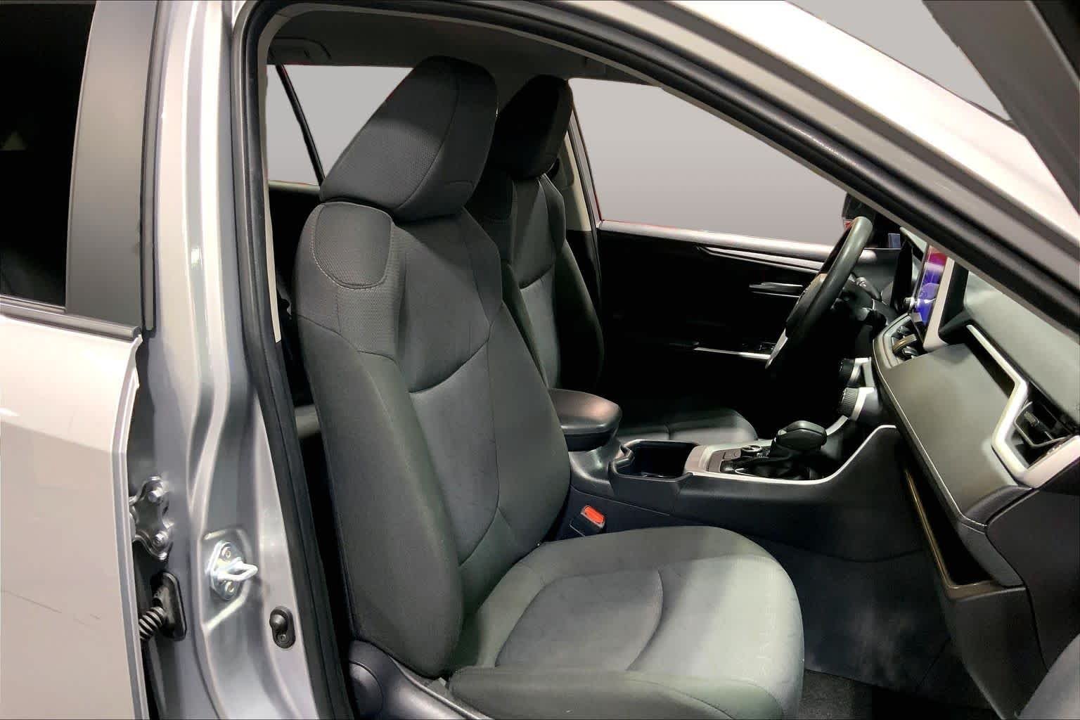 Used 2025 Silver Sky Metallic Toyota Hybrid XLE image 9