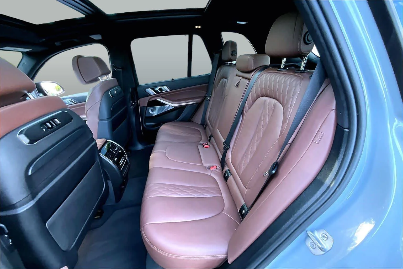 Used 2025 Brooklyn Grey Metallic BMW M60i image 20