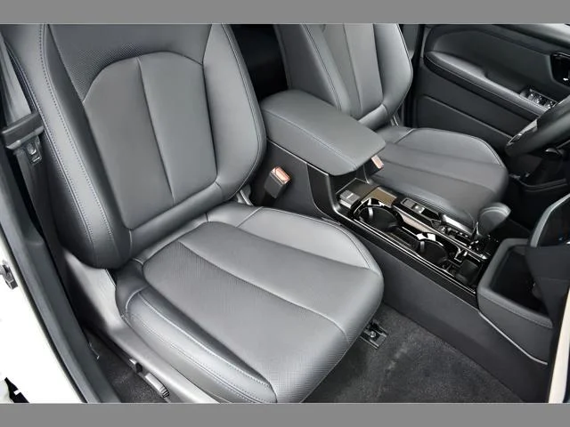 New 2026 CRYSTAL WHITE PEARL Subaru Limited image 31