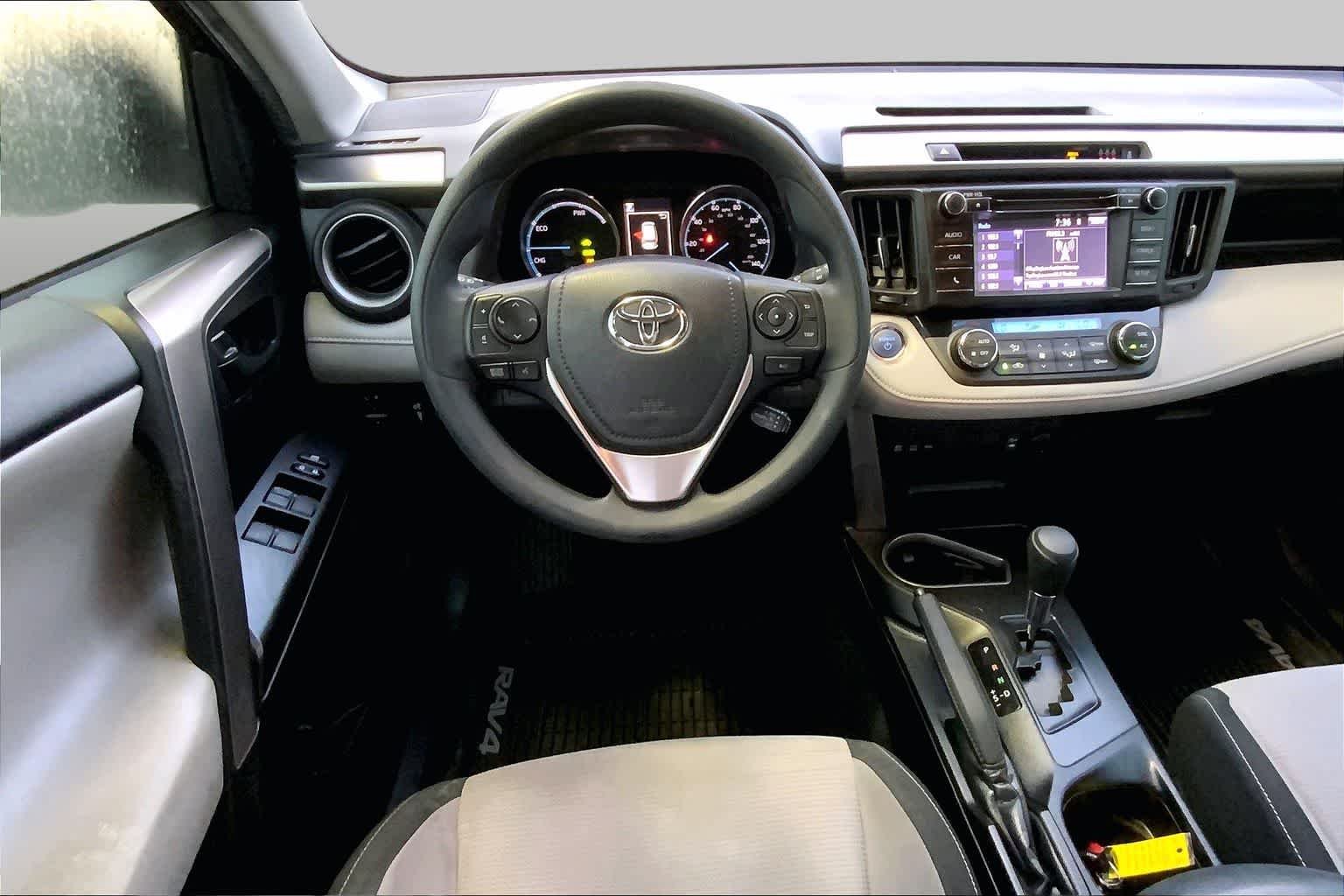 Used 2018 Galactic Aqua Mica Toyota Hybrid LE image 7