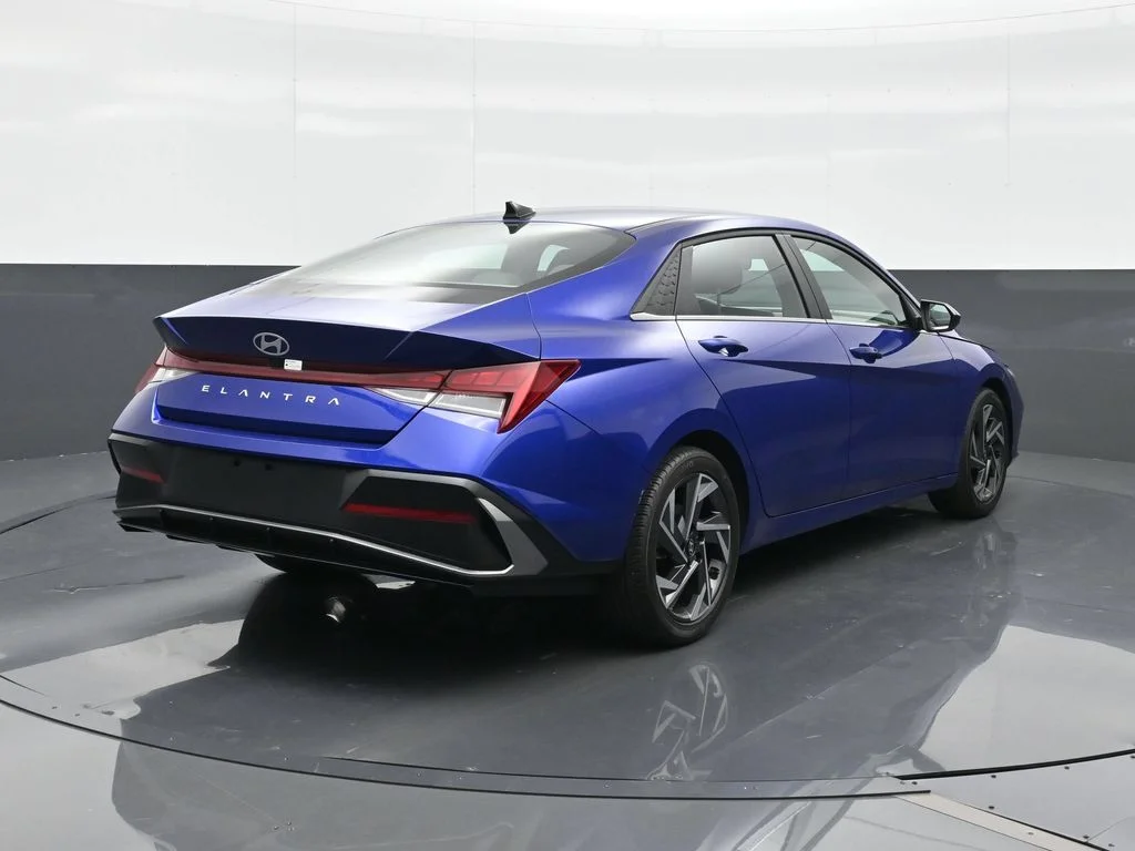 Used 2025 Blue Hyundai SEL Convenience image 14