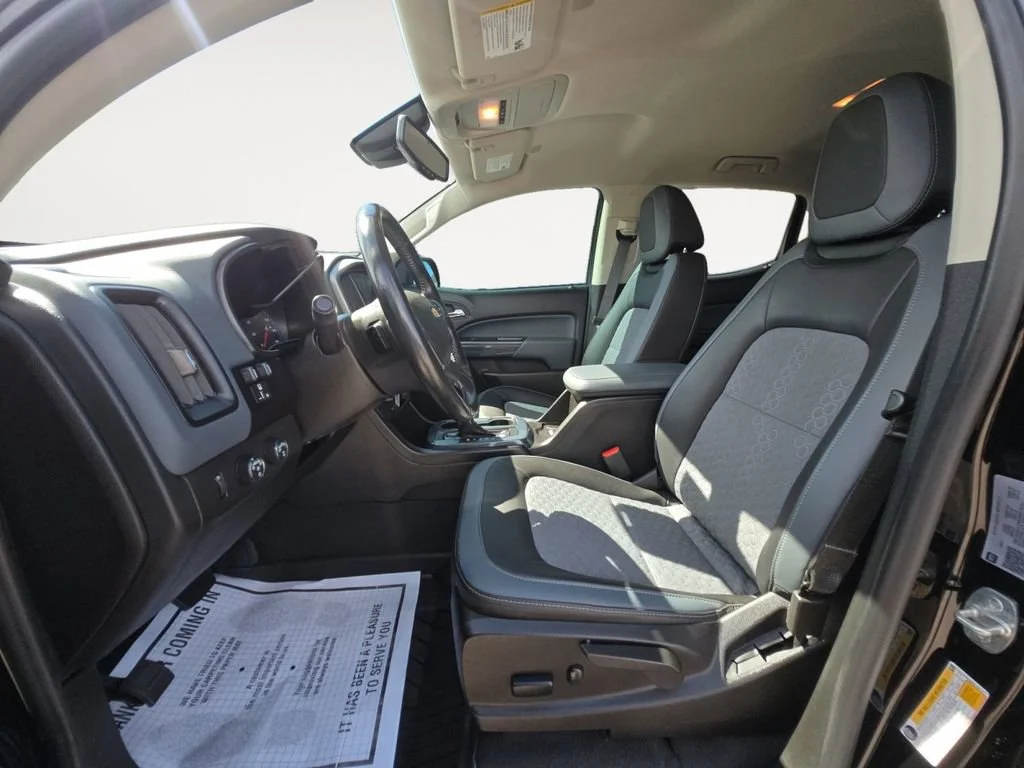 Used 2022 Black Chevrolet Z71 image 9