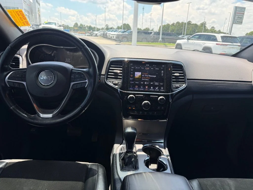 Used 2020 White Jeep Altitude image 7