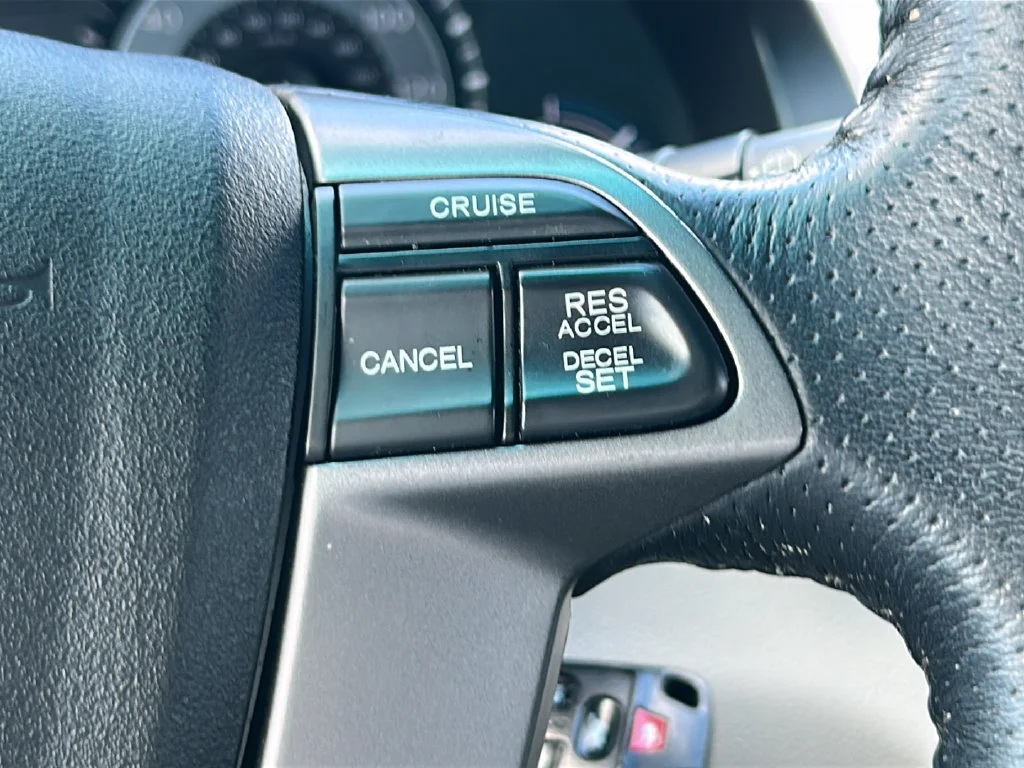 Used 2011 Blue Honda EX-L image 25