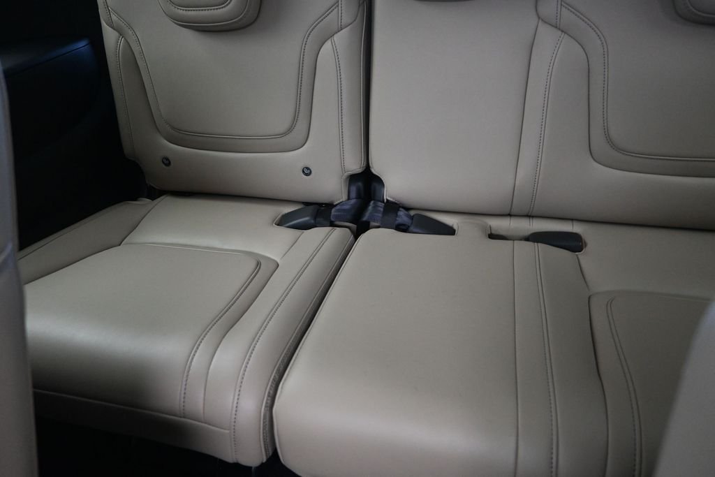 New 2026 RADIANT WHITE INFINITI Pure 2WD image 17