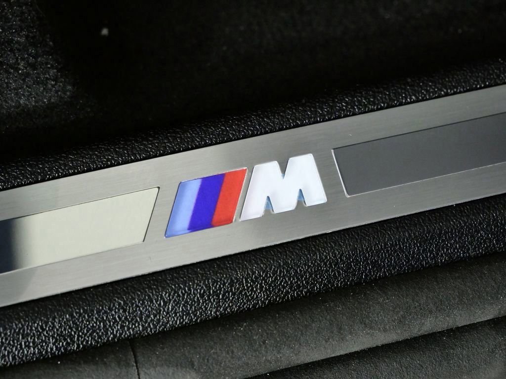 Used 2026 Dravit Grey Metallic BMW xDrive40i image 24