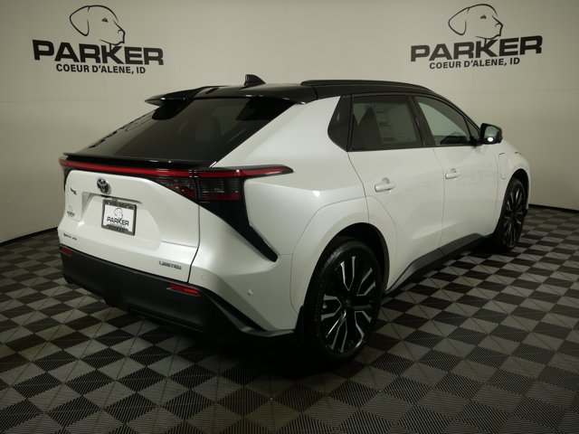 New 2027 Wind Chill Pearl with Midnight Black Metallic roof Toyota Limited image 5