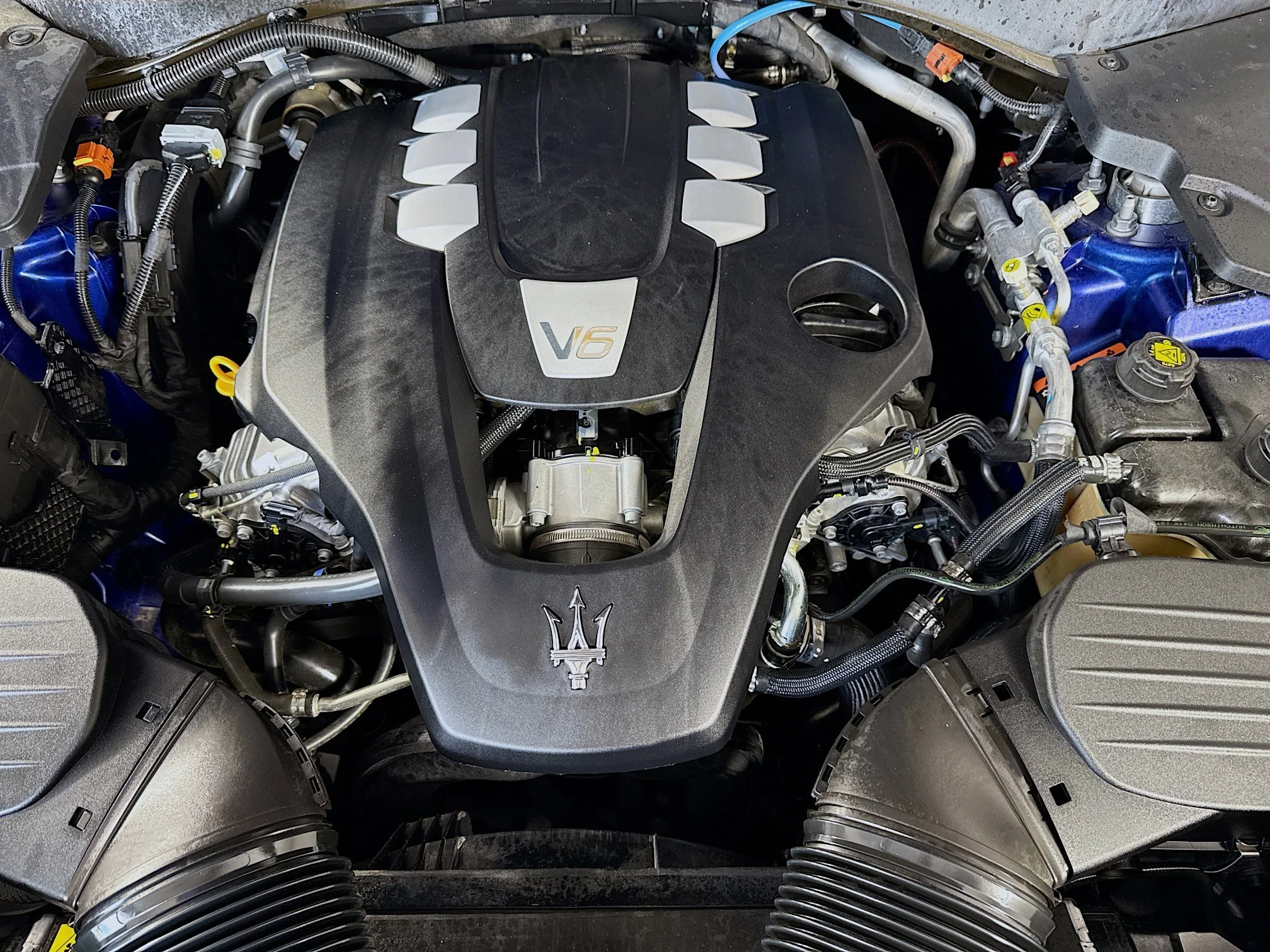 Used 2023 Blu Emozione Metallic Maserati GT image 35