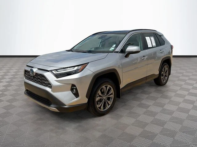 Used 2022 Silver Sky Metallic Toyota Limited image 3