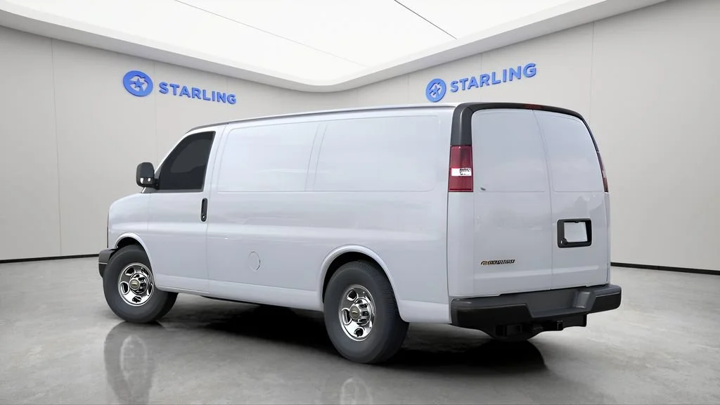 New 2026 Summit White Chevrolet WT image 2