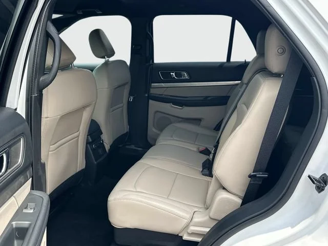 Used 2019 Oxford White Ford XLT image 16