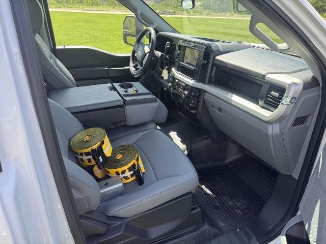 New 2025 Oxford White Ford F-350® XL image 15