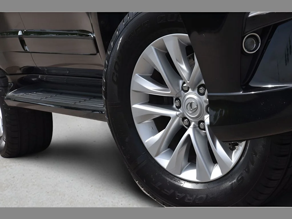 Used 2015 Black Onyx Lexus Base image 11