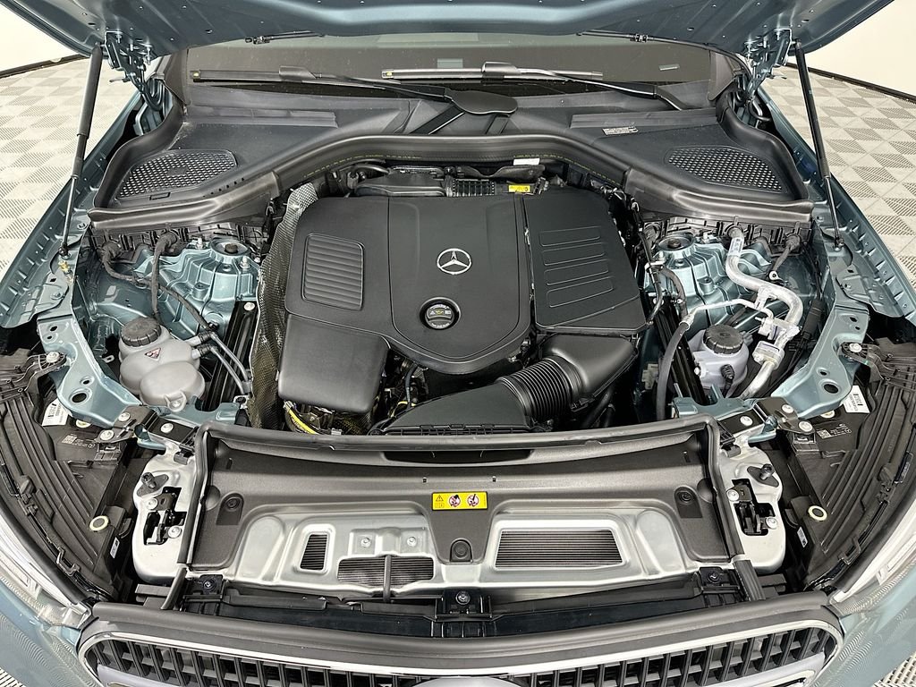 New 2026 Verde Silver Metallic Mercedes-Benz GLC 300 image 32