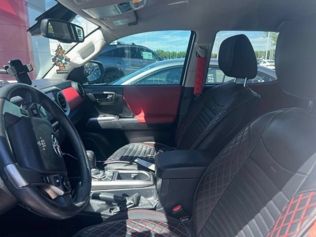 Used 2021 White Toyota SR5 image 9