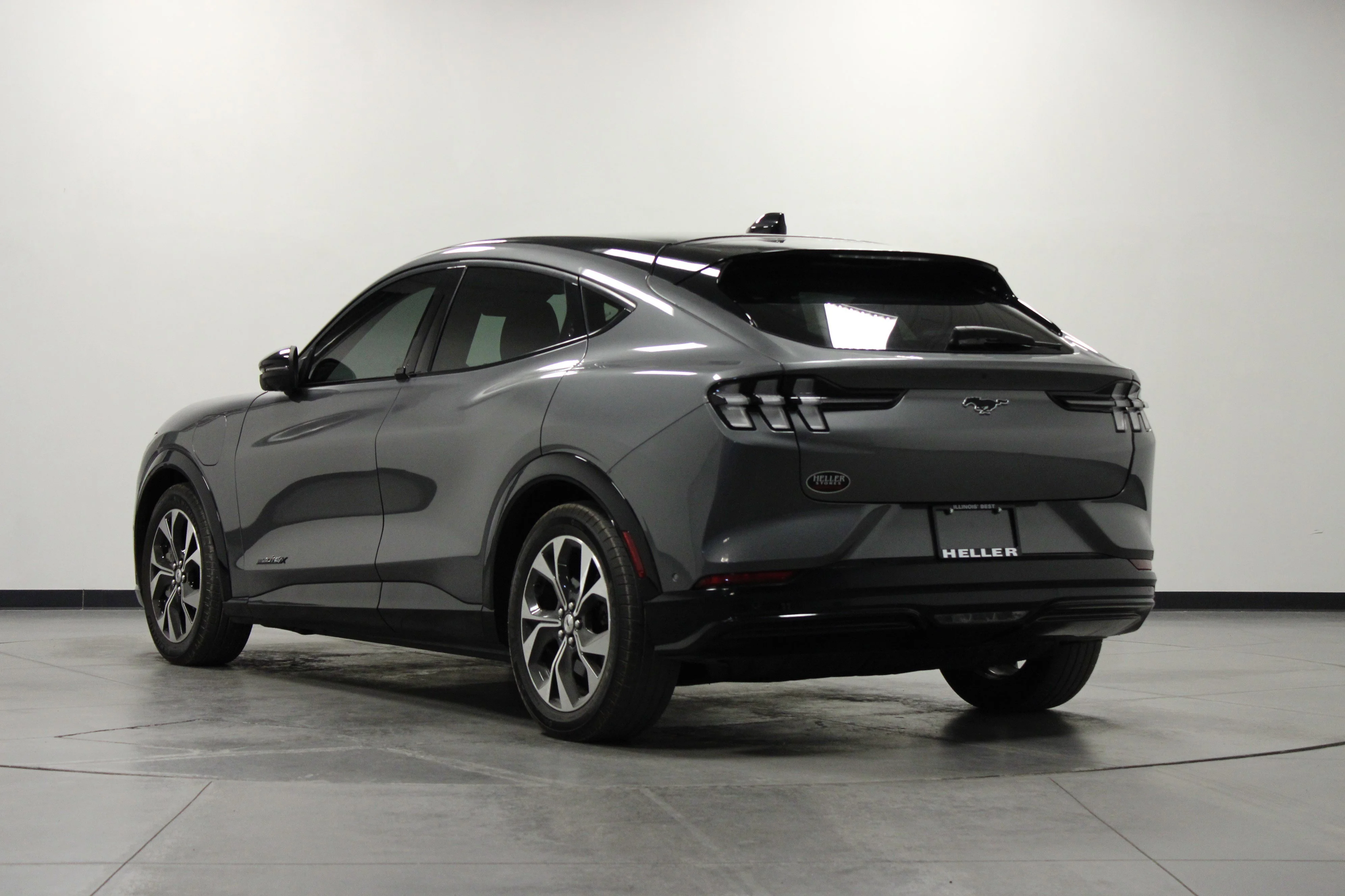 Used 2021 Gray Metallic Ford Premium image 6