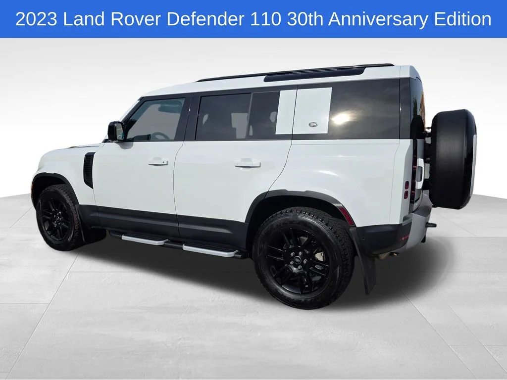 Used 2023  Land Rover S image 5