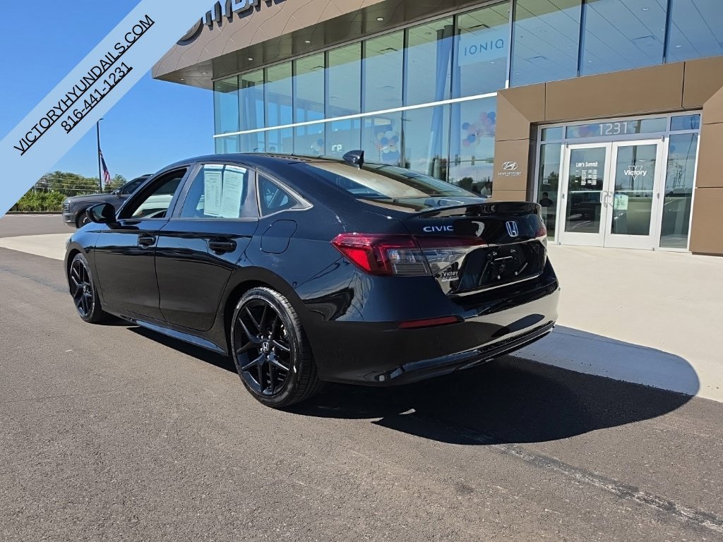 Used 2025  Honda Sport image 3