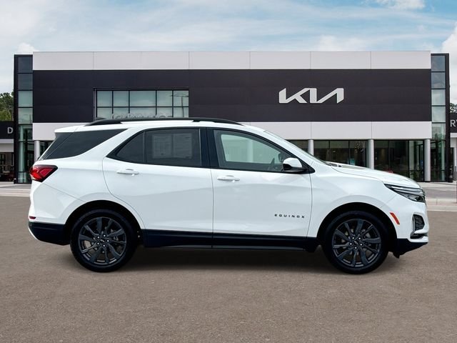 Used 2022 White Chevrolet RS image 9