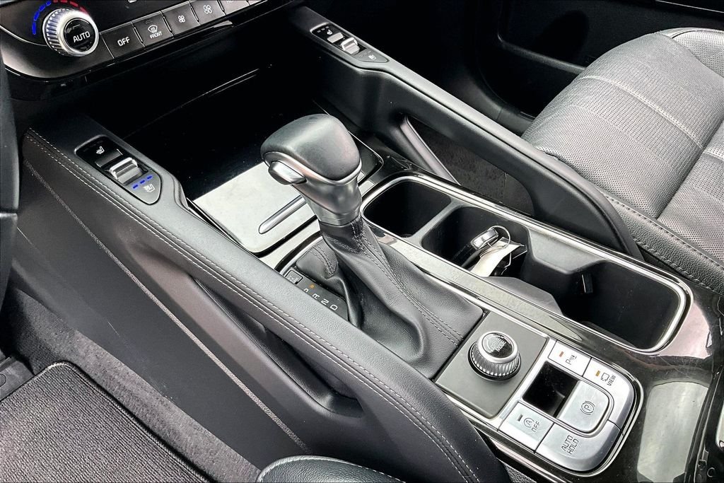 Used 2020 Black Kia SX image 12